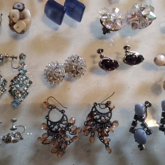 Vintage Costume jewelry earrings lot of 27 pairs - Picture 6 of 8